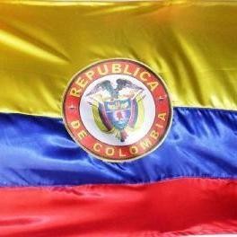 BANDERA COLOMBIA CON ESCUDO ANCHO 150cm